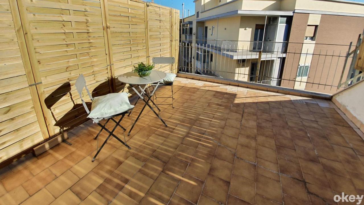 Blue Sky Rooftop Rooms - Bari Policlinico Exterior photo